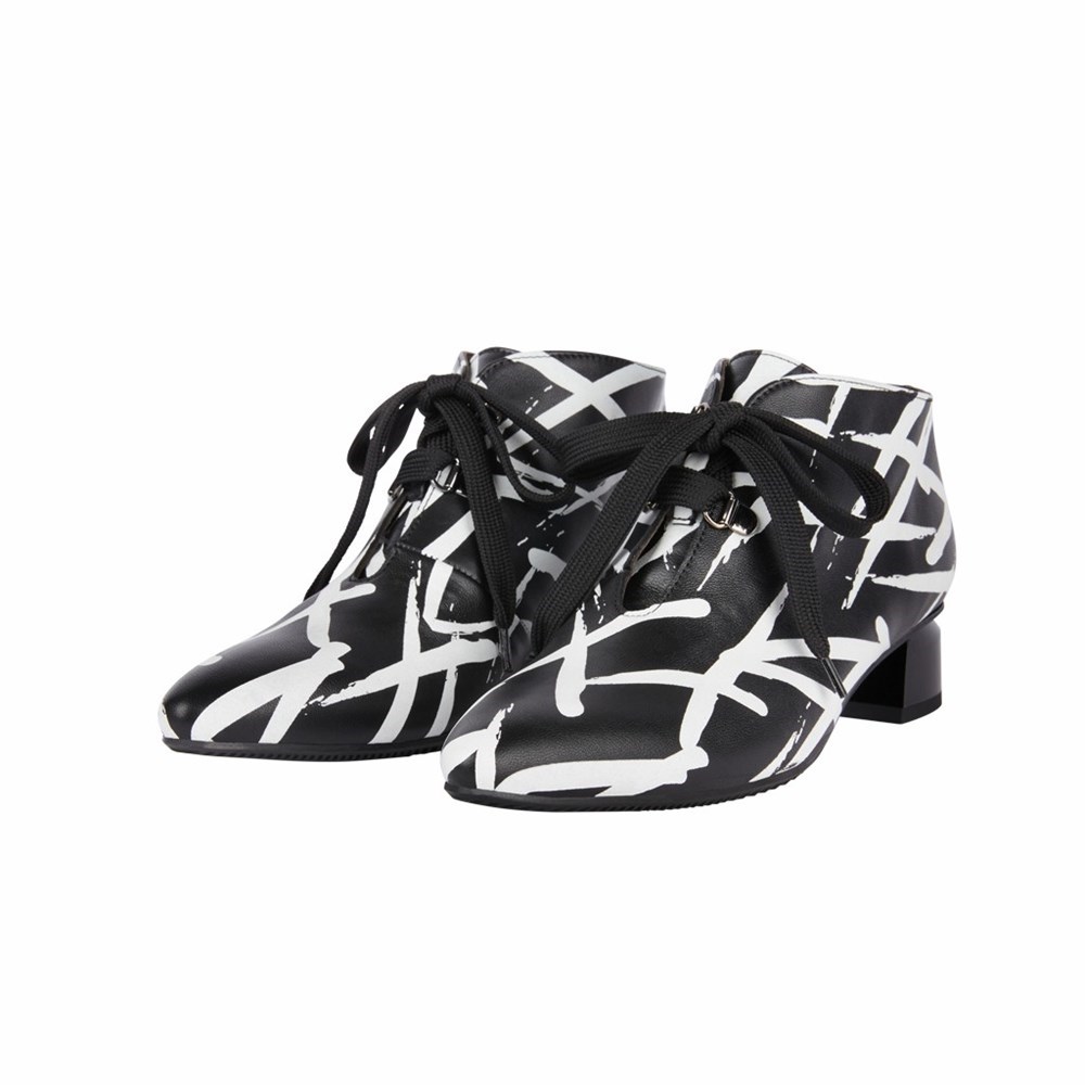 Brunate Lace Up Bootie Women's Pumps Black / White | 04CMUEBVL